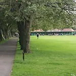 Central Fringe Base With Garden Near The Meadows